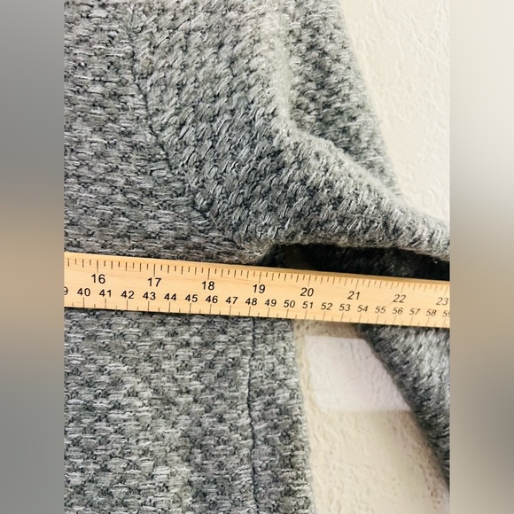 Abercrombie Fitch Women Cardigan Sz S Grey Chunky Knit Pockets fits S-M - Picture 6 of 7